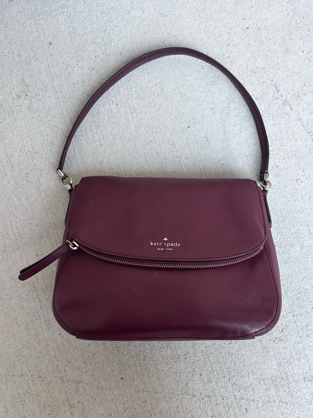 Kate Spade New York Medium Flap Jackson Shoulder Bag in Cherrywood EUC (C25)